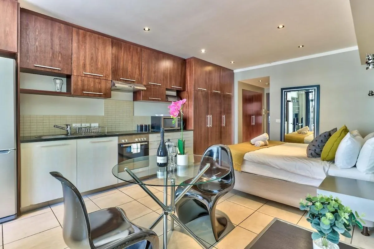 Cosy Studio In The Cbd Close To V&A W Pool&Parking Kapstadt Apartment